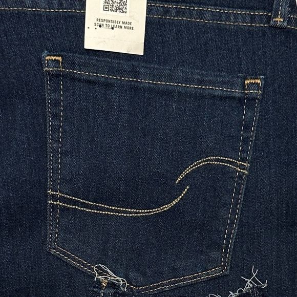Levi's Blue Skinny Jeans with Distressed Details - Picture 9 of 15